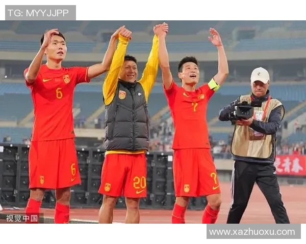 足球明星激情挥拳庆祝瞬间展现运动员的无畏精神与拼搏热情 足球明星激情挥拳庆祝瞬间展现运动员的无畏精神与拼搏热情