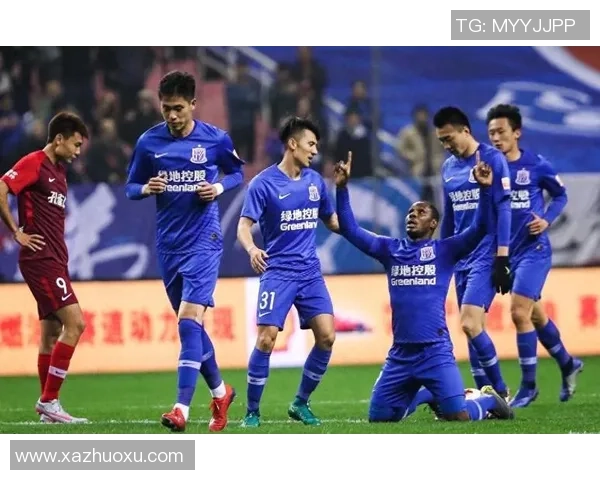 足球明星遭遇意外被踩鞋事件引发球迷热议与媒体关注 足球明星遭遇意外被踩鞋事件引发球迷热议与媒体关注